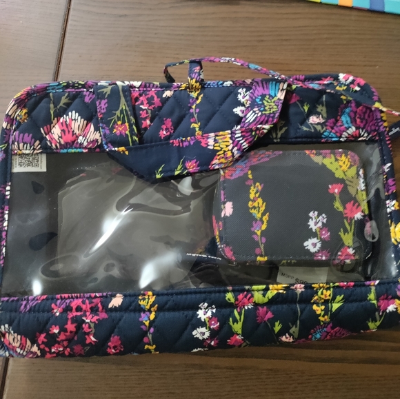 NWT Vera Bradley Travel Bundle in Midnight Wildflowers pattern - Picture 5 of 10